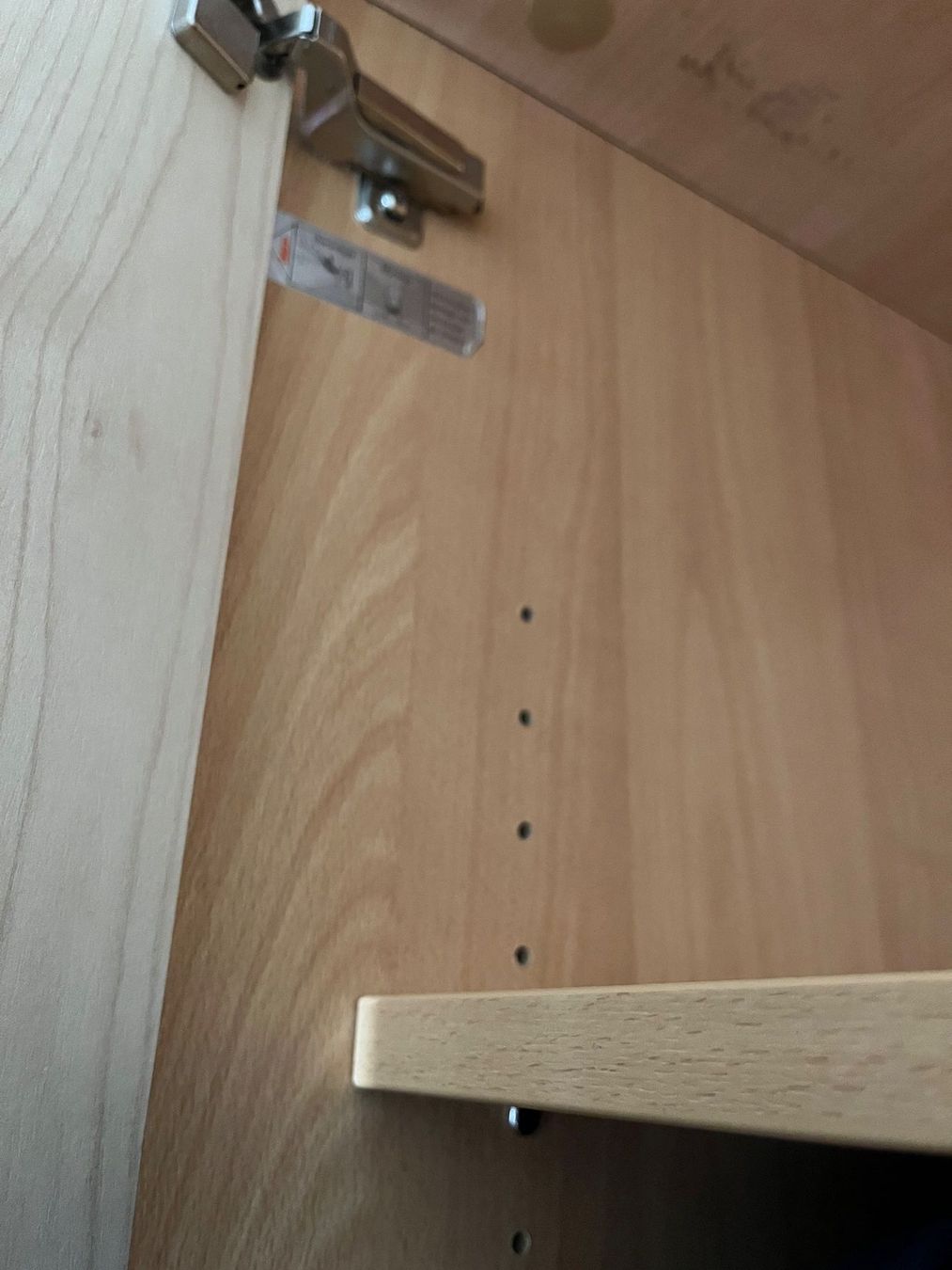 Schränke: Kleiderkasten – Gebraucht aus Aeugst am Albis von Samothy 5