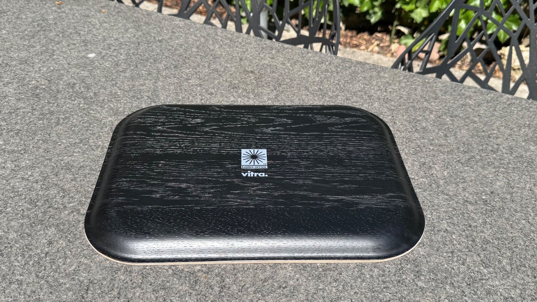 Piatti di portata: Vitra Classic Tray Dot Pattern Tablett in Schwarz NP 98 – Usato da Riehen venduto da To120 5