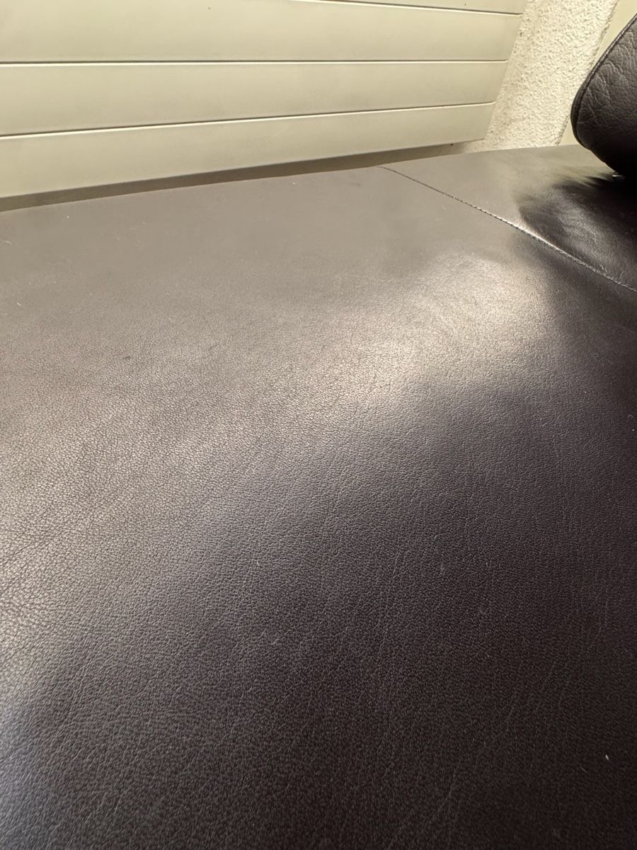 Rolf Benz Divani: Rolf Benz 3-Sitzer-Sofa, schwarzes Echtleder – Usato da Fehraltorf venduto da Sofalab.swiss 9