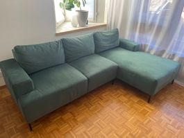 Frederik Ecksofa mit Récamiere rechts – Samt Herbstgrün