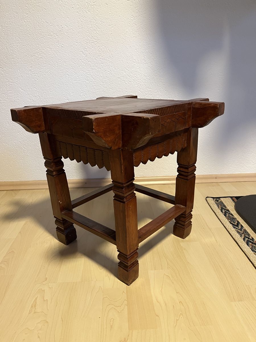 Comodini: Tischchen Schnitzerei – Usato da Brugg AG venduto da kja_86hm