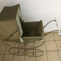 Antiker Kinderwagen