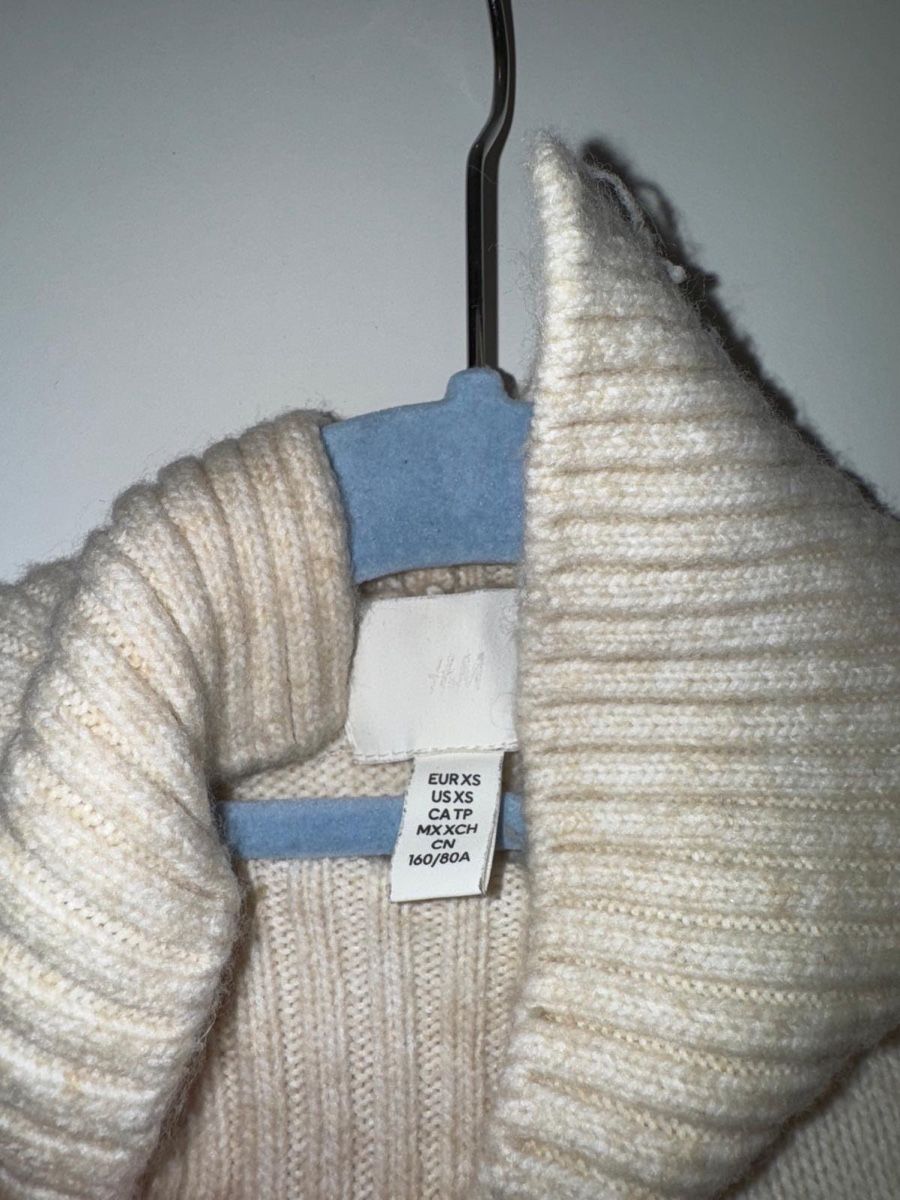 Pullover & Sweatshirts: Pullover mit gestreifften details XS elegant mit rollkragen – Gebraucht aus Zofingen von ismail01a 4