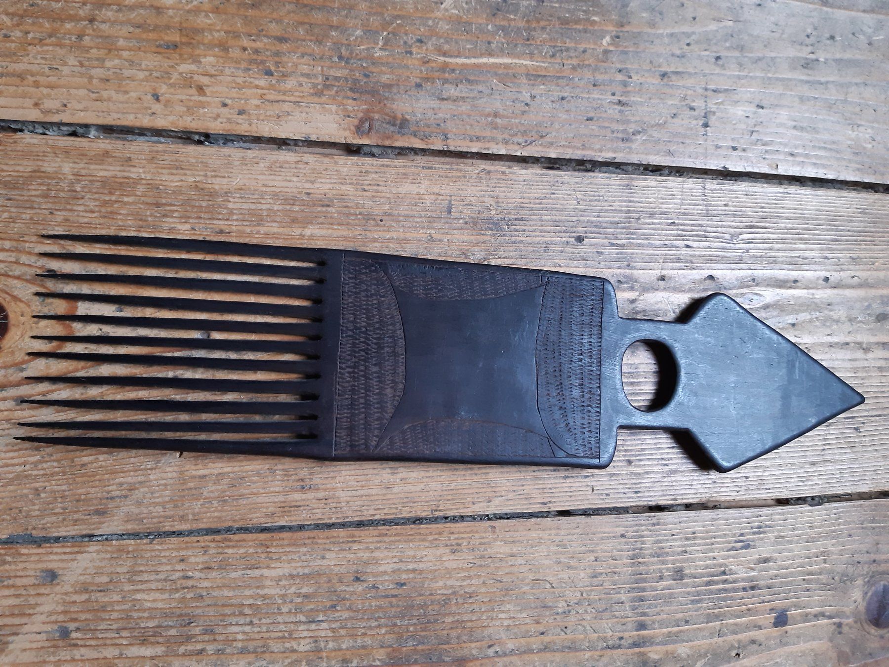 Articoli in legno: Holzkamm Afrika – Usato da Flawil venduto da Uncristalized
