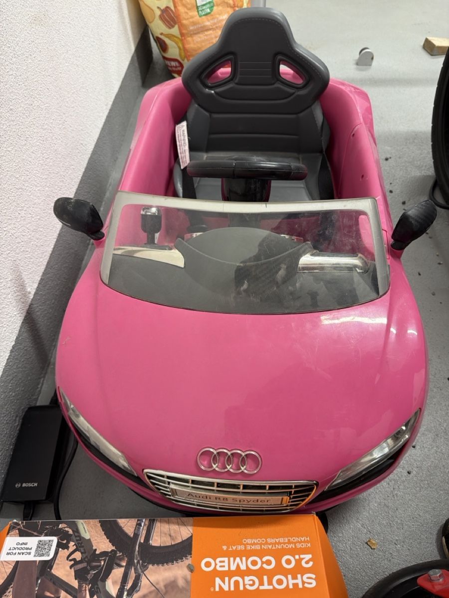Veicoli per bambini: Rosa Audi R8 Spyder Kinderauto – Usato da Kleindöttingen venduto da Aschiiis