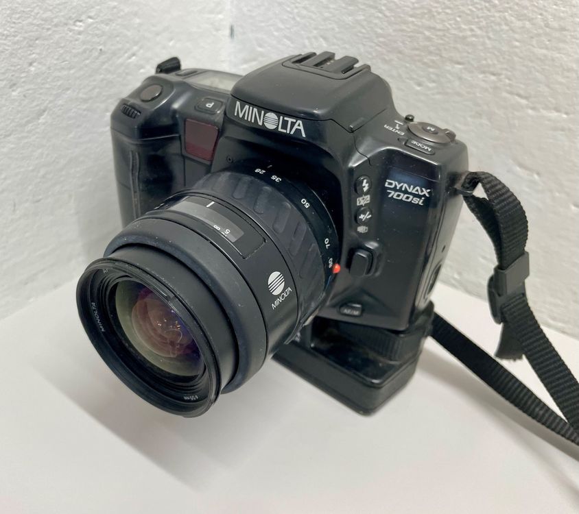 Minolta Fotocamera: Minolta Dynax 700si Spiegelreflex Kamera – Usato da Niederdorf venduto da LeptonAG