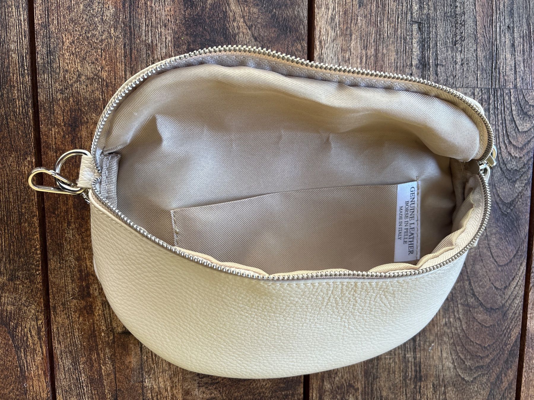 Taschen für Damen: Unisex-Ledertasche, auch als Bauchtasche oder Schultertasche – Gebraucht aus Neukirch Egnach von Bruno-Privatverkauf 3