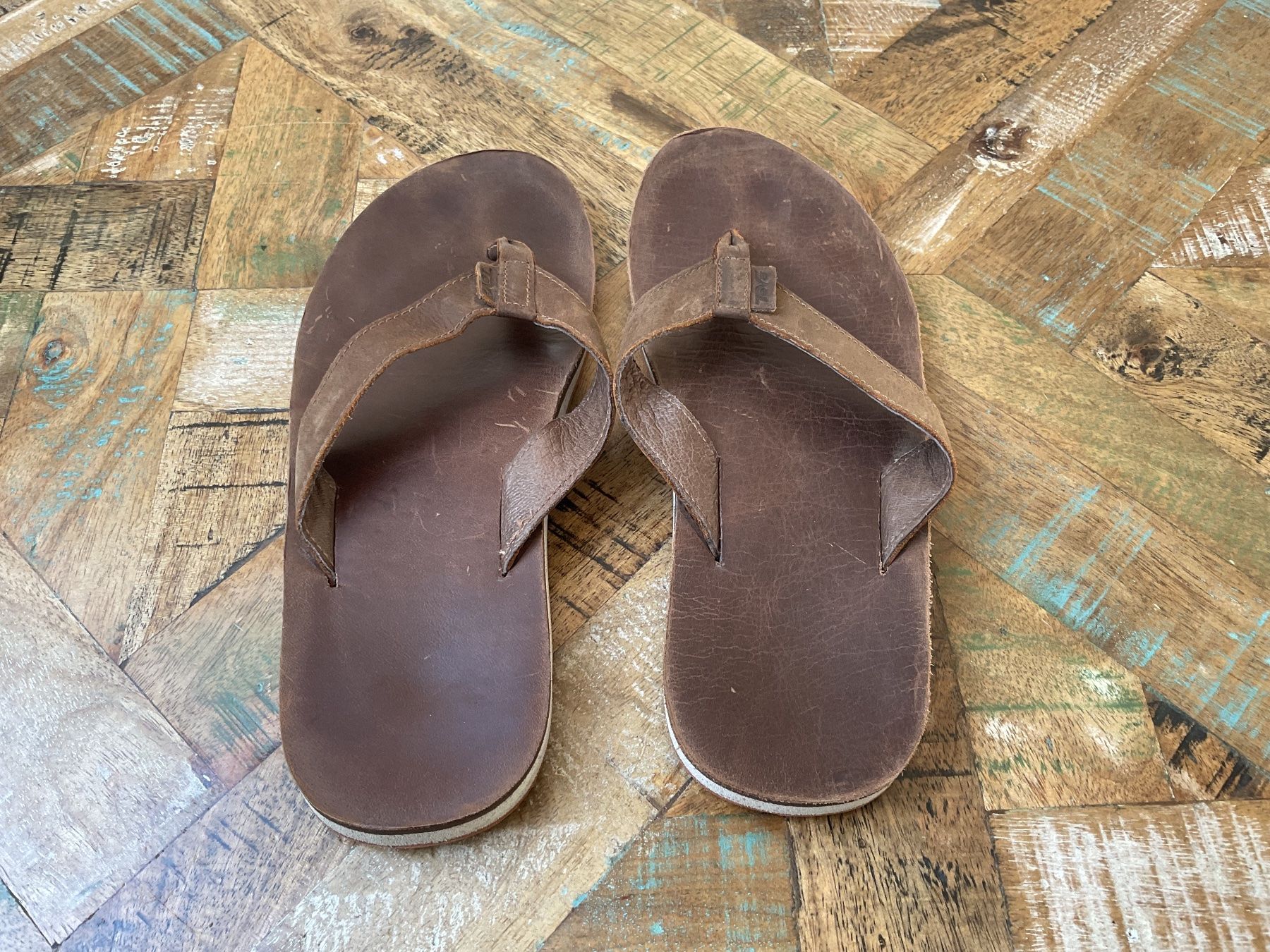 Teva Damenschuhe: Teva Leder Flip-Flops, Gr.42 - braun – Gebraucht aus Bachenbülach von Sybeco 1