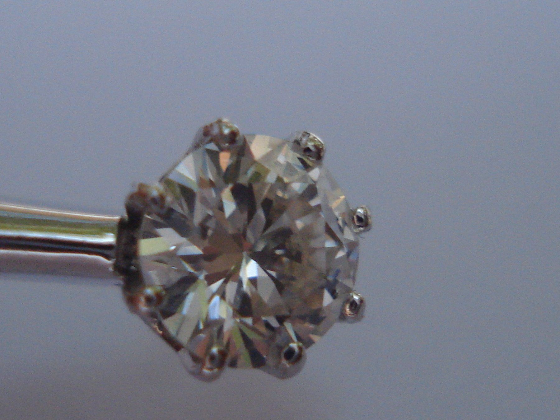 Ciondoli: Brillant 0,50 Carat Wg. – Usato da Basel venduto da art.basel 1