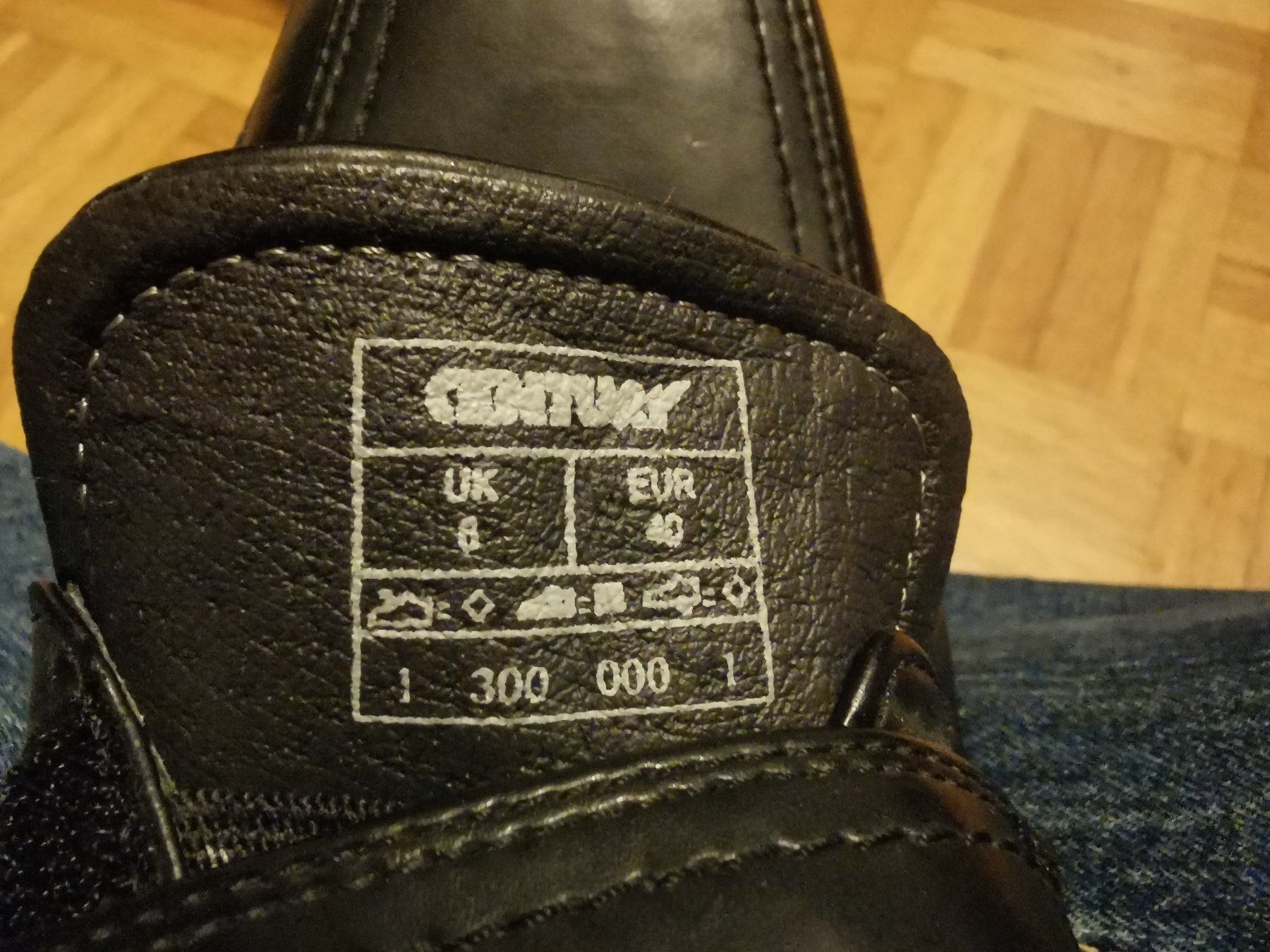 Scarpe per ragazzi: Halbschuhe Gr. 40 – Usato da Basel venduto da Roundtrip 5