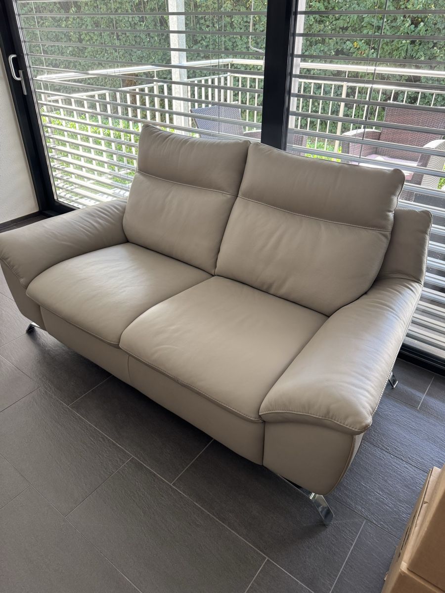 Divani: Ledersofa Natuzzi Editions mit Relaxfunktion hellgrau – Usato da Olten venduto da Trainer90 3