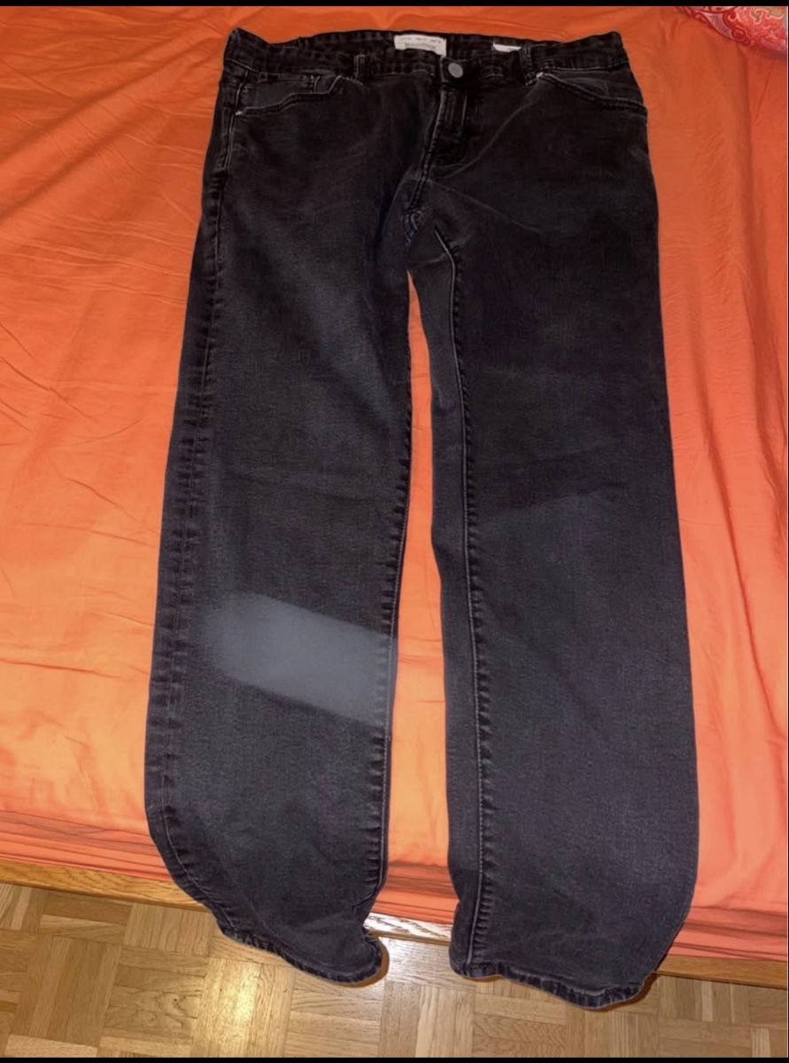 Pull&Bear Jeans: Jeans noirs slim fit taille 46 – Usato da Genève venduto da saschamagnenat 1