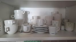 Diverse Kaffee- und Espressotassen (alles auf dem Bild)