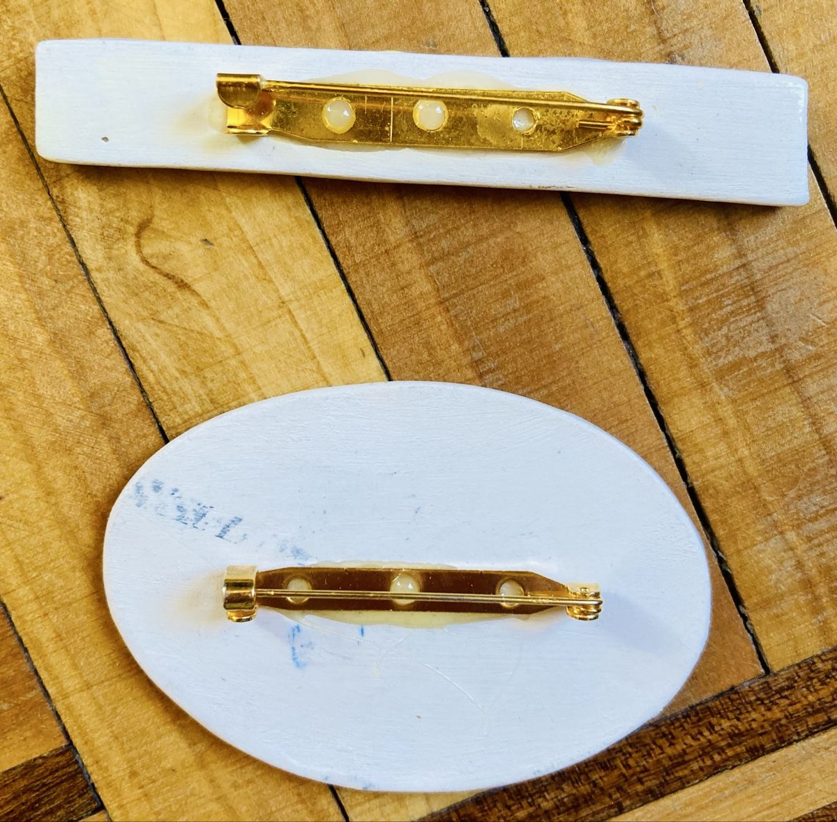 Broschen & Nadeln: 2 broches céramique artisanales  – Neu und originalverpackt aus Ardon von hel_2sxp 1