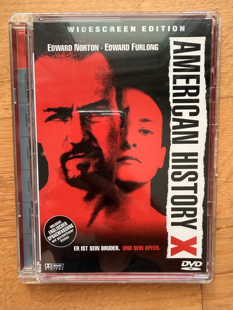 Tous les DVDs: American History X - DVD Widescreen Edition – D'occasion à Kölliken par nerdorado