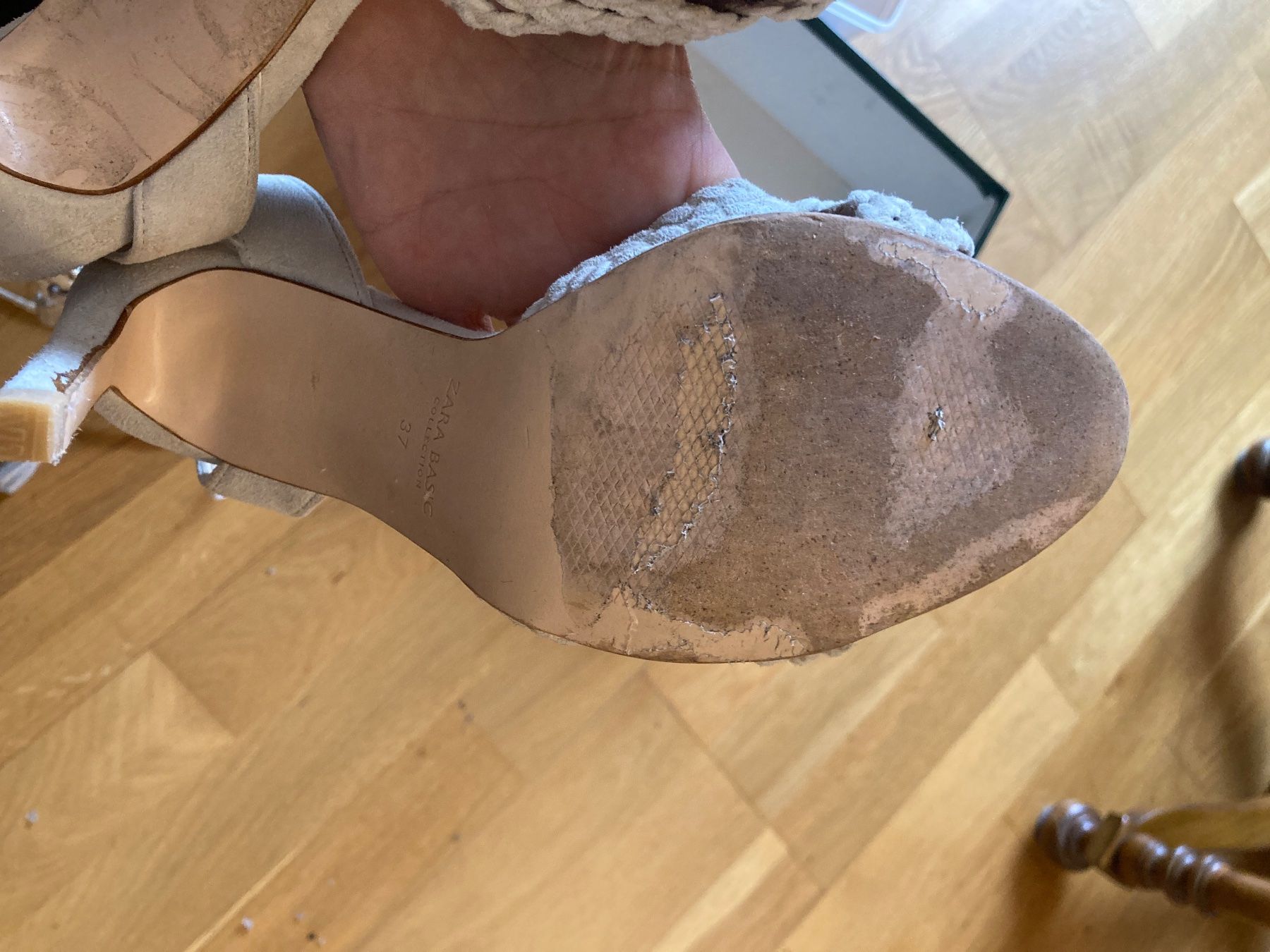 Zara Scarpe da donna: Soft Suede off-white Zara Sandals, size 37 – Usato da Luzern venduto da AM2nd 3