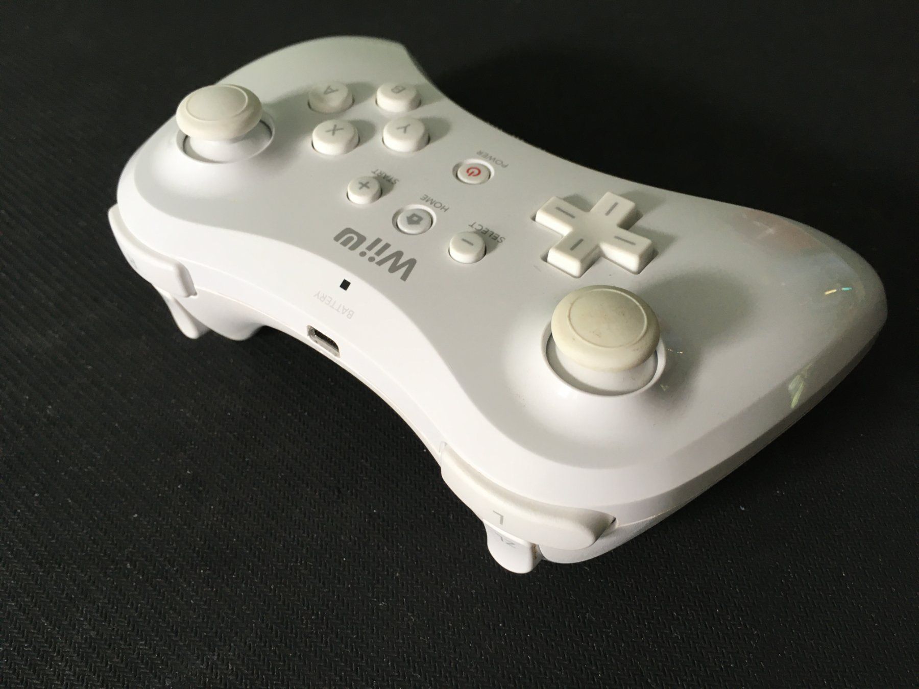 Nintendo Controller: Nintendo Wii U Pro Controller - Weiss – Gebraucht aus St.Gallen von Punktchen01 1