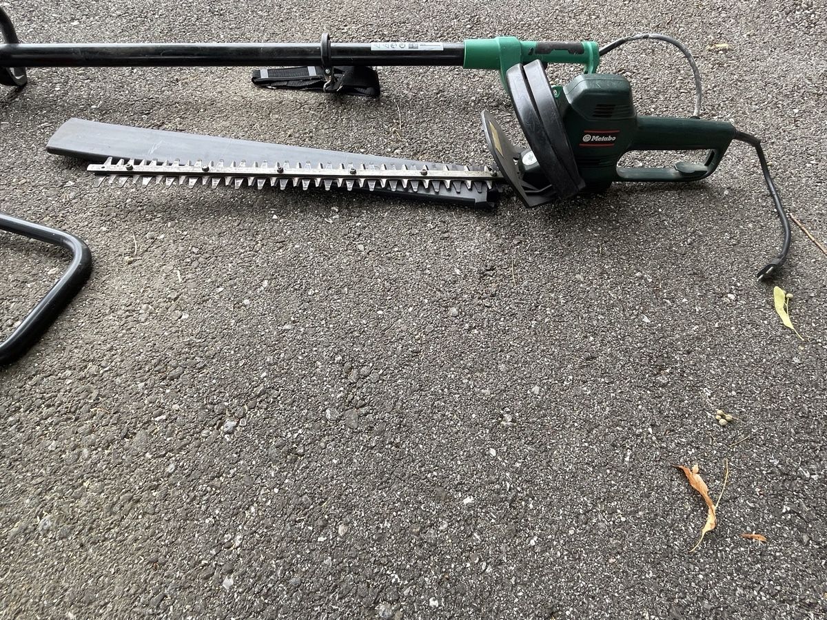 Tutti gli attrezzi: Outils de jardinier  – Usato da Chesalles sur Oron venduto da cajealti 3