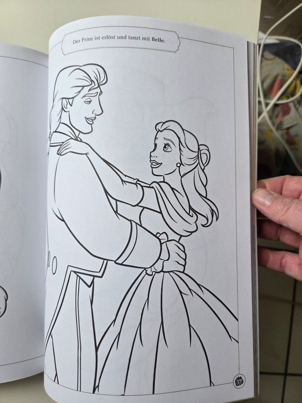 Libri: Malbuch Disney Prinzessinnen Schlösser – Nuovo (secondo la descrizione) da Aarau venduto da Allerlei1978 4