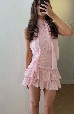 Kurzes Kleid Neckholder mit Rüschen rosa ungetragen