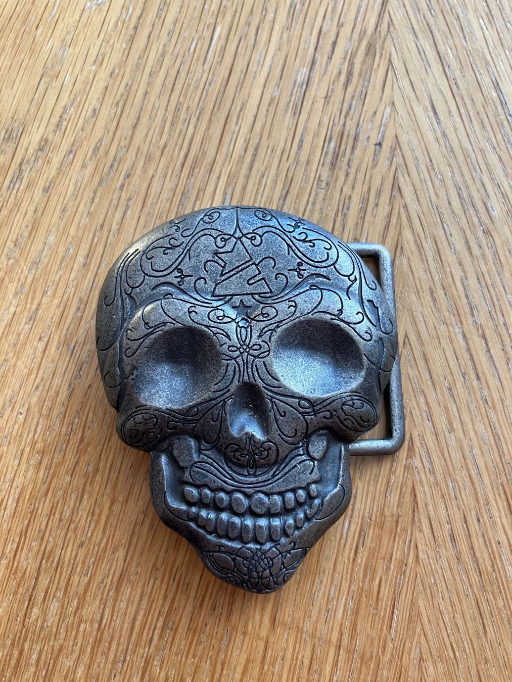 Gürtelschnallen: Gürtelschnalle - Totenkopf – Gebraucht aus Brienz BE von MosMaz