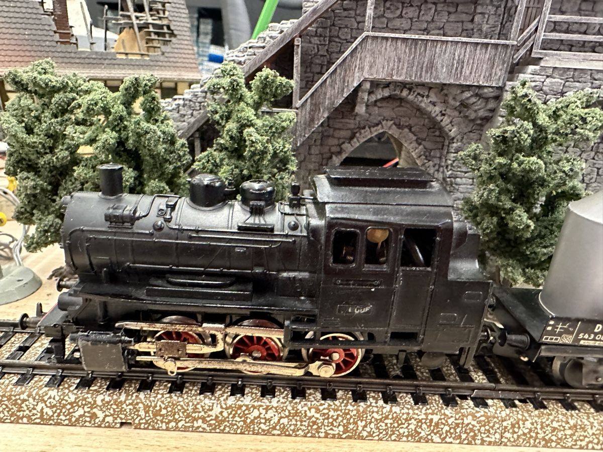 Märklin Modelleisenbahnen: Märklin 3000 DB BR89 Güterzug – Gebraucht aus Lupsingen von New-Haven 1