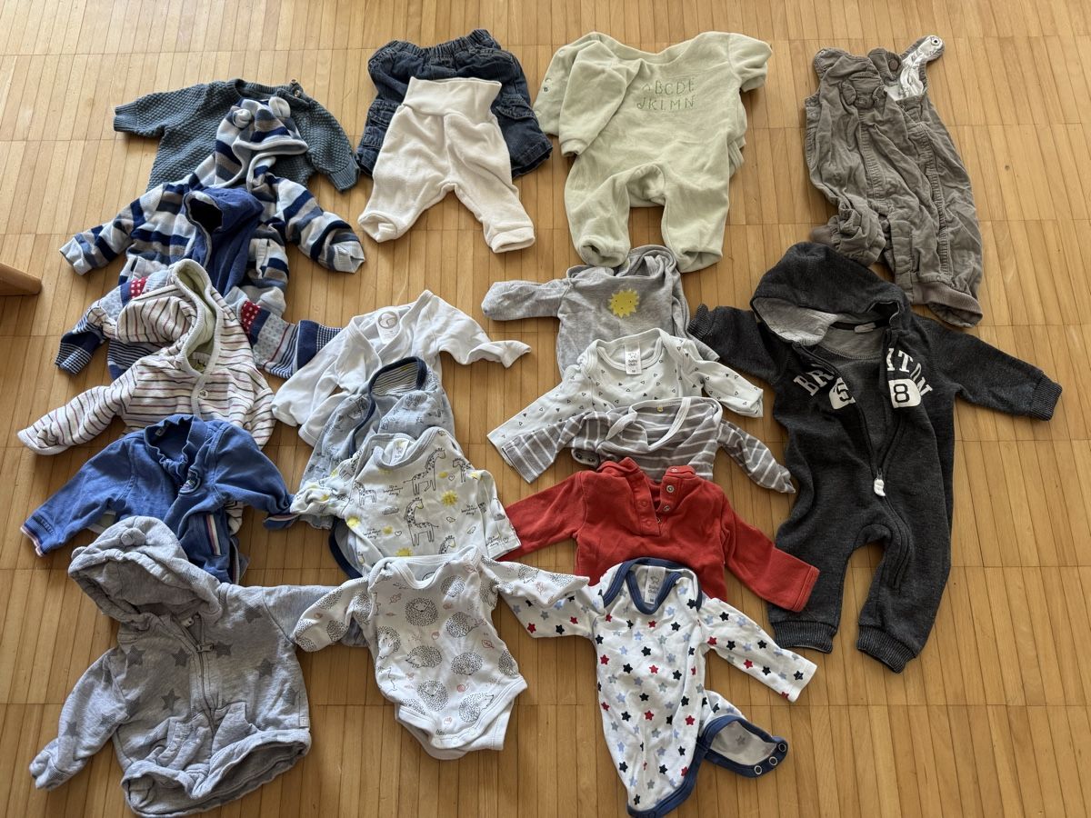 Lotti di vestiti: Kleiderpaket 56 eher Herbst/Winter – Usato da Aarau venduto da belpin 1