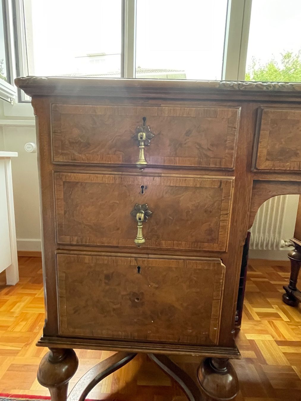 Scrivanie: Petit bureau a restaurer – Usato da Pully venduto da Mazette 9