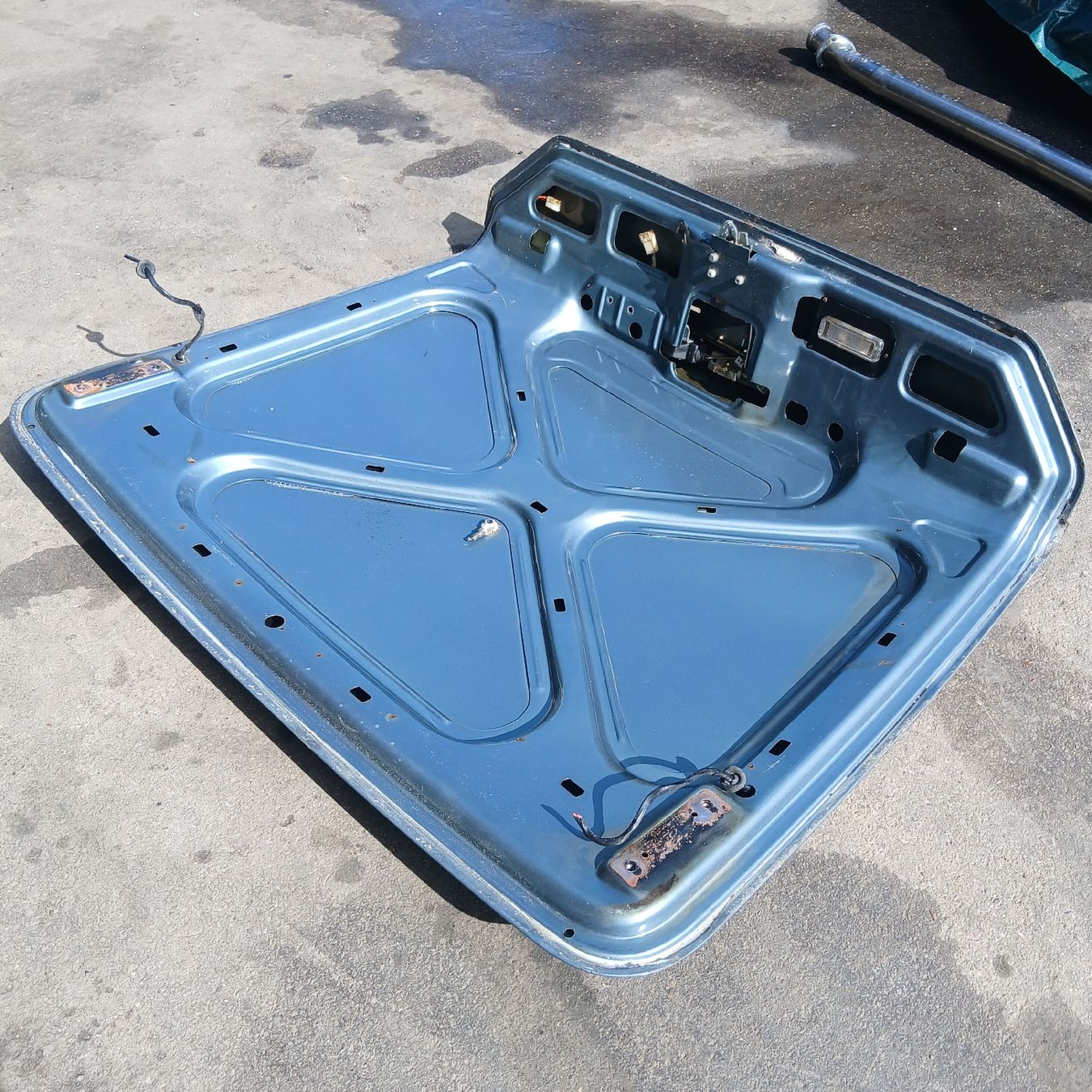 Jaguar Tutti pezzi di ricambio auto: Capot de coffre Jaguar XJ6 serie 3 – Usato da la heutte venduto da Auto-stock 1