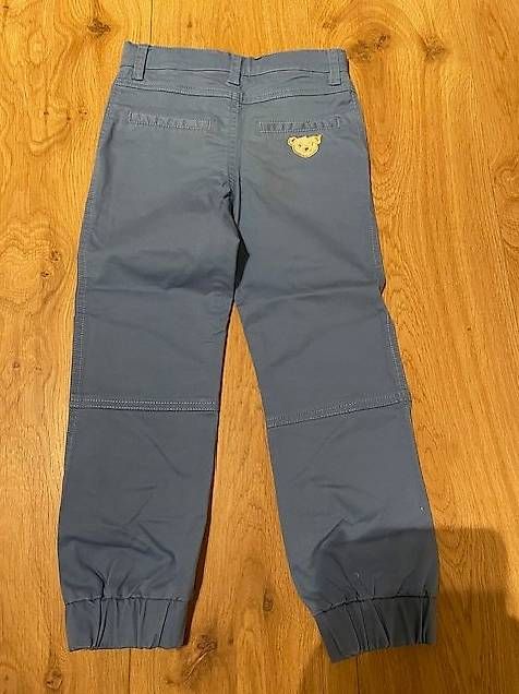 Pantalons: Hosen von Steiff in hellblau Gr. 116 – D'occasion à Pfäffikon Sz par alar 1