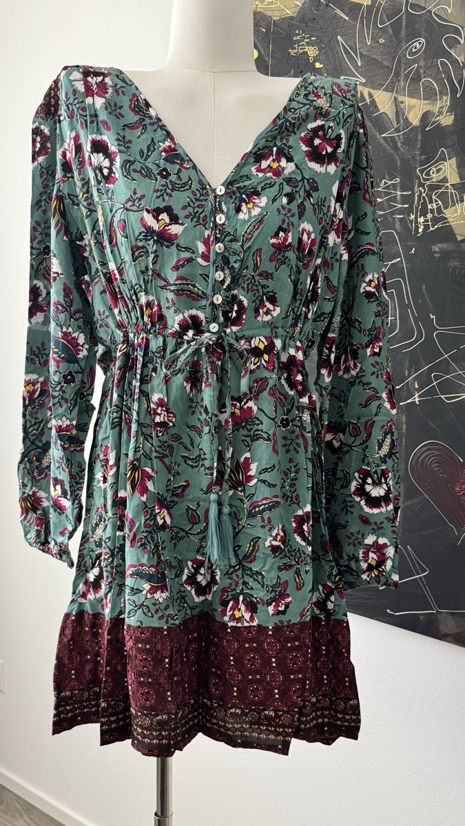 Robes: Kleid langarm floral  – Neuf (Voir description) à Mörigen par TimelessFinds