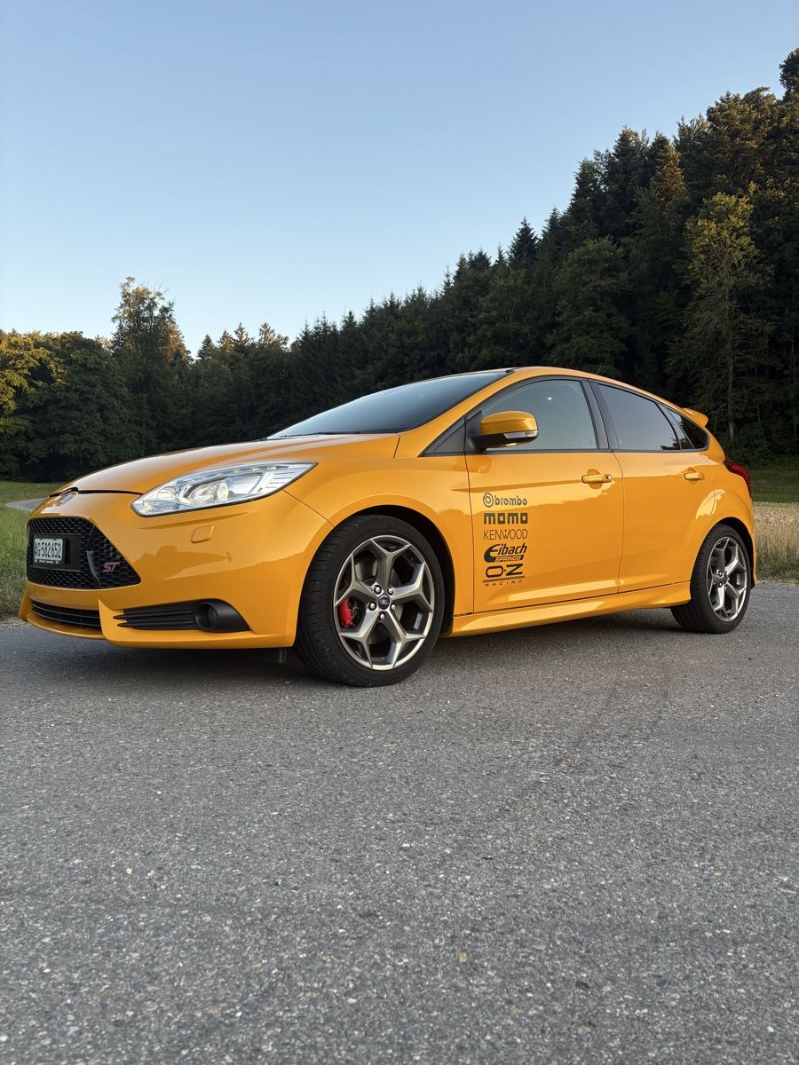 Ford Autos: Ford Focus St 2.0 Ecoboost – D'occasion à Kirchleerau par Boellu06 1