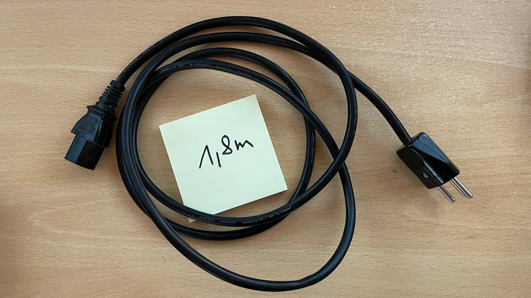 Câbles: Gerätekabel 1,8m schwarz mit Schweizer Stecker – D'occasion à Glattfelden par cybermaxx