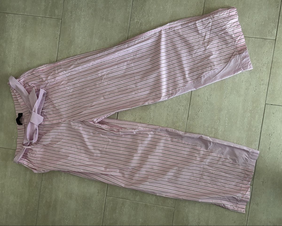 Zara Pantalons: Rosa Zara Hosen gestreift  – D'occasion à Hunzenschwil par ede_h8tt