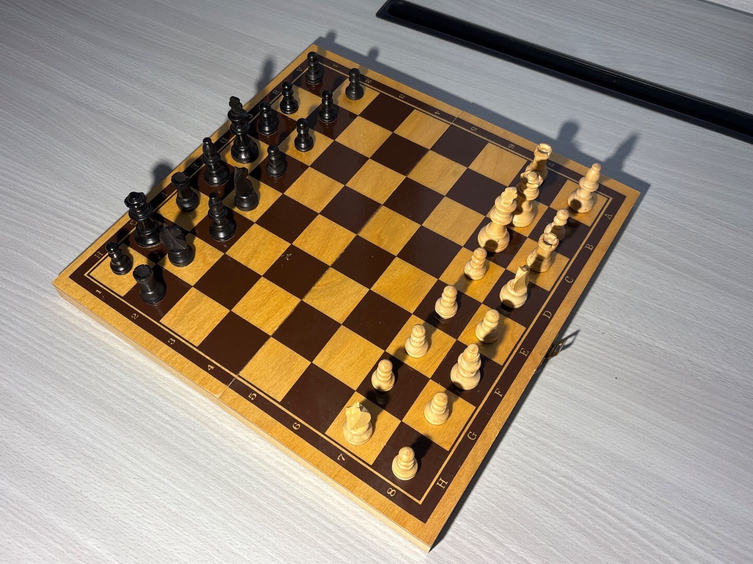Spiele: Jeu d'échec transportable en bois – Gebraucht aus Fribourg von DASH-D 1