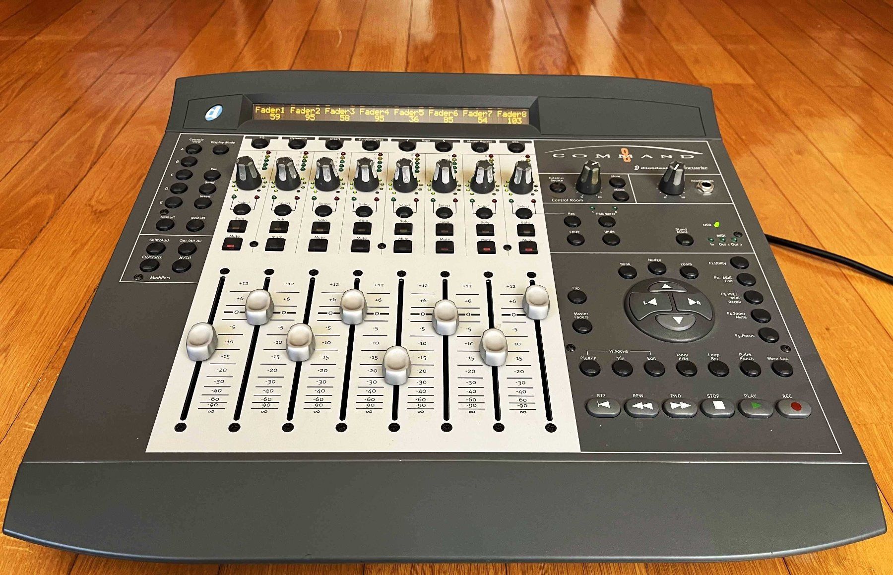 Digidesign Mischpulte: Digidesign - Command 8 + Digirack 003 – Gebraucht aus Zürich von wrigstedt