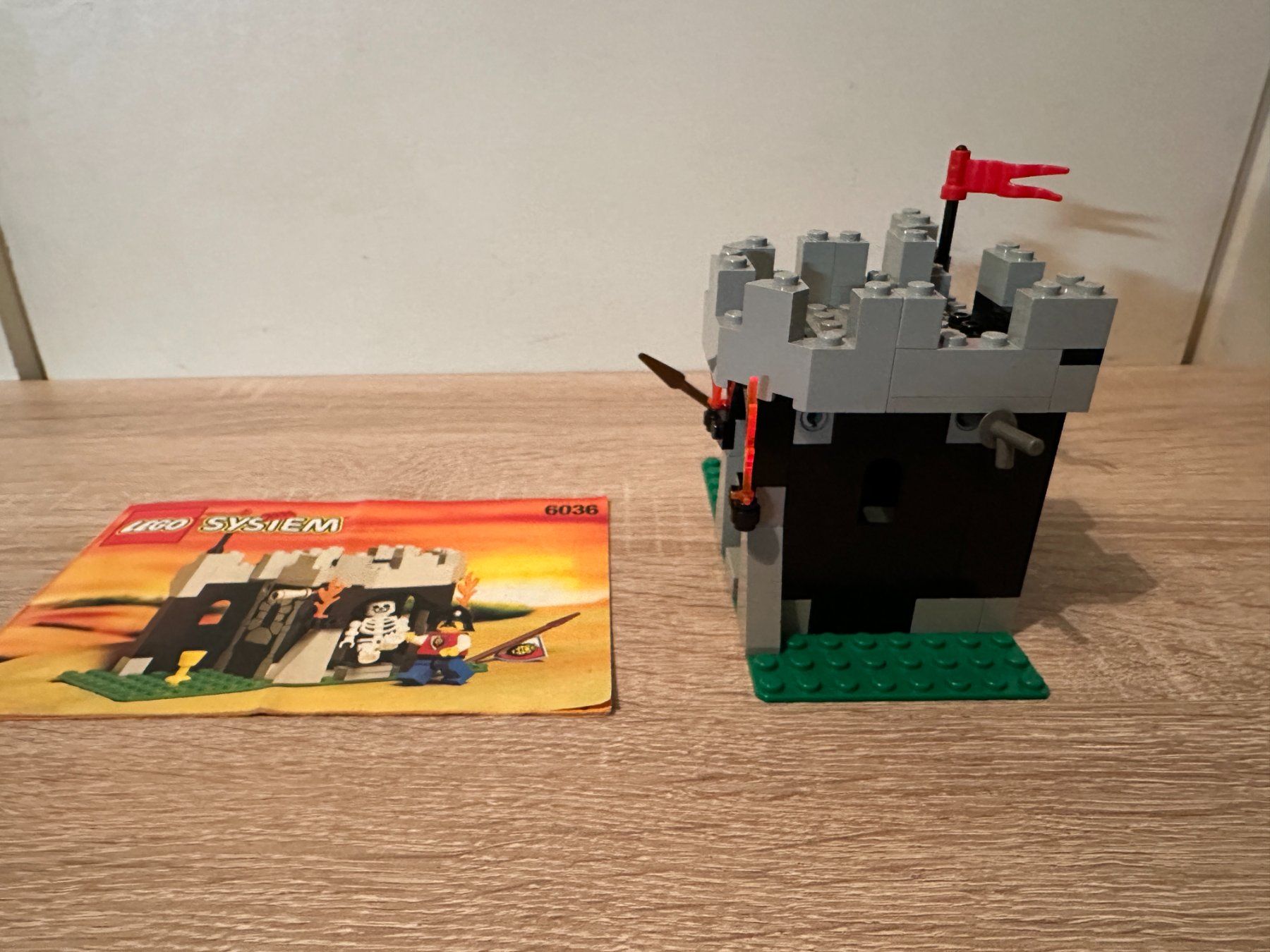 Lego Kit di costruzioni: LEGO 6036 Skeleton Surprise – Usato da Basel venduto da Don-Angel 1