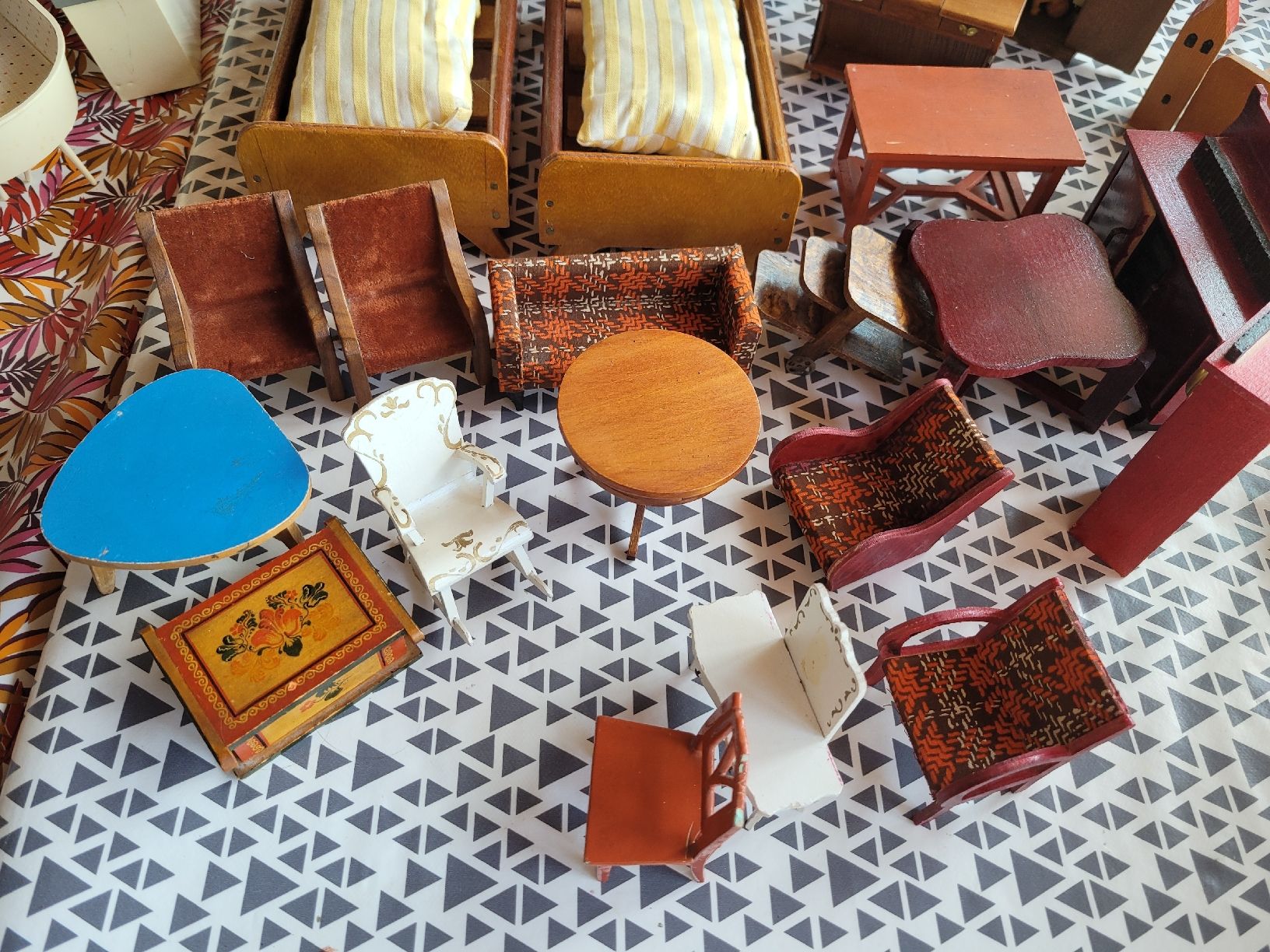 Case e mobili per bambole: Mobilier pour maison de poupée  – Usato da Bevaix venduto da pac_7gyt 2
