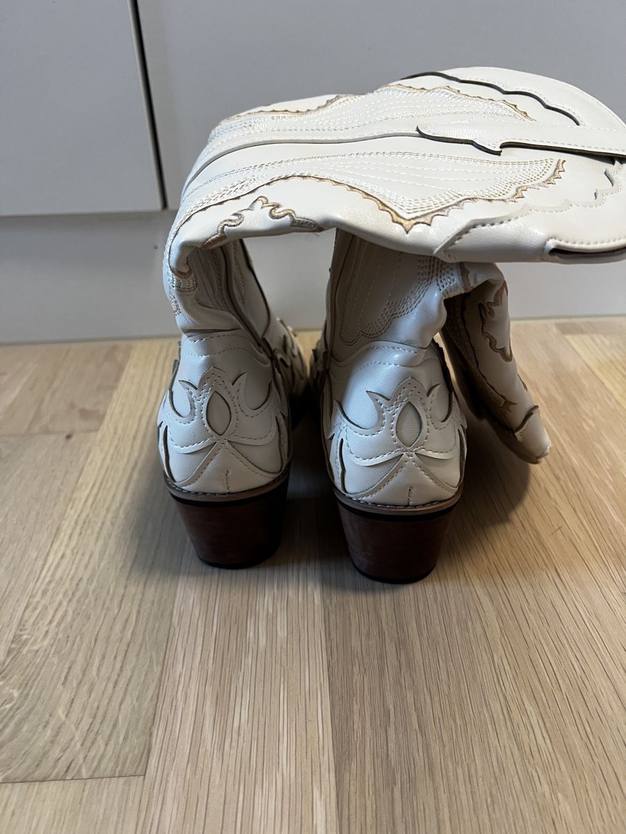 Chaussures femmes: COWBOYSTIEFEL – Neuf (Voir description) à Rapperswil SG par Tiniva 3
