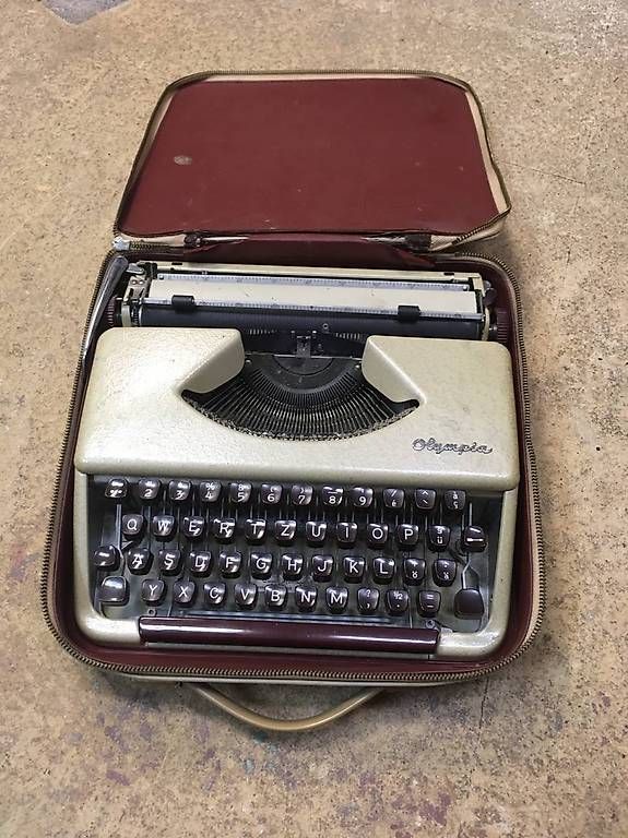 Macchine da scrivere: Olympia Schreibmaschine – Usato da Termen venduto da viva63