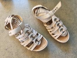 Sandales Clarks cuir blanc femme pointure 37 bon état