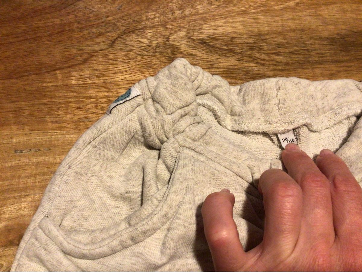 Hosen: Eli Ju Baumwolleshorts Gr. 110/116 – Gebraucht aus Ebikon von Piri8 1