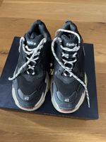 Balenciaga Triple S Sneaker schwarz Grösse 42 gebraucht
