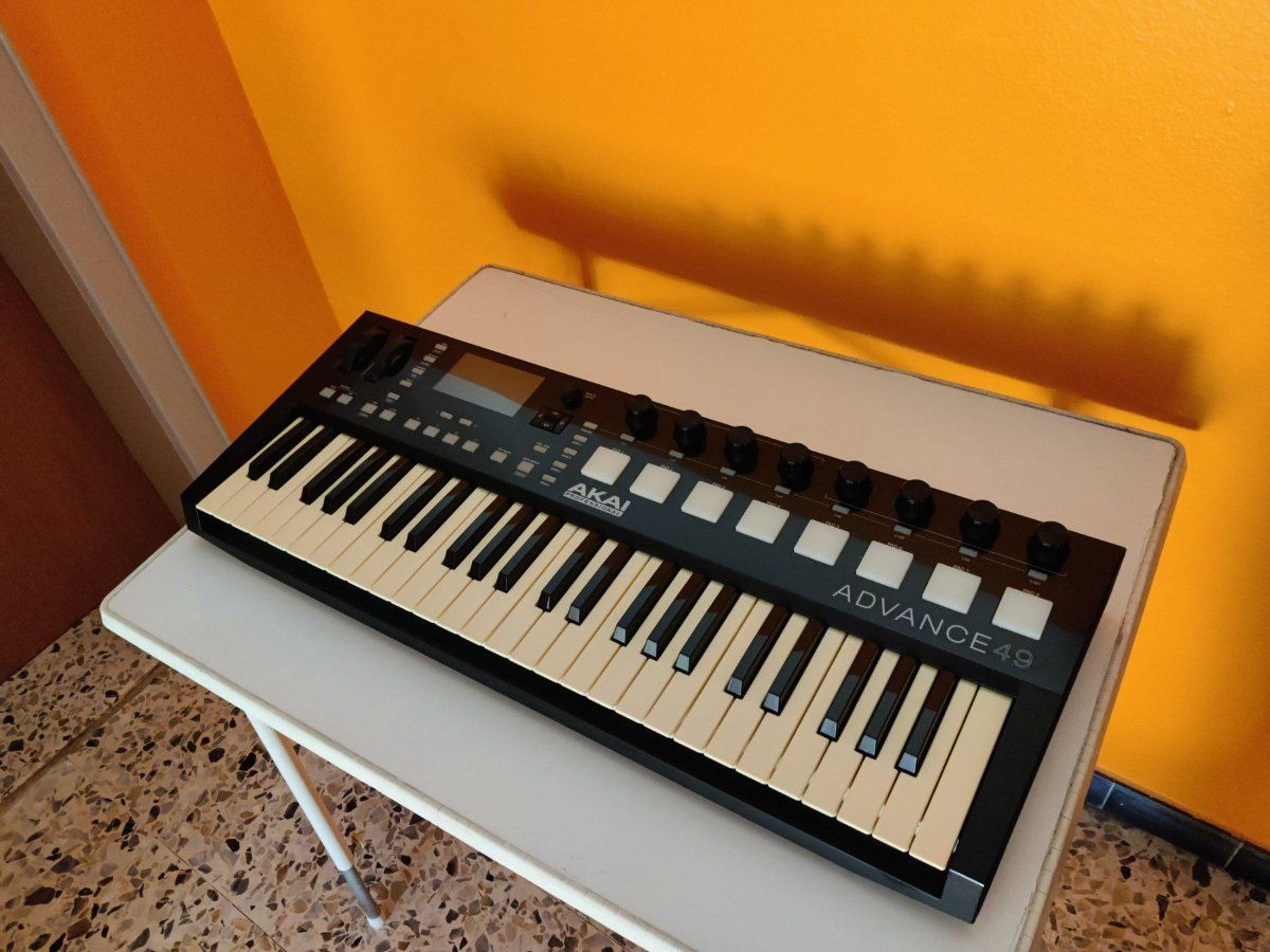Akai Strumenti musicali: Akai Professional Advance 49 MIDI Keyboard Controller – Usato da Novazzano venduto da cri_kd9t 2