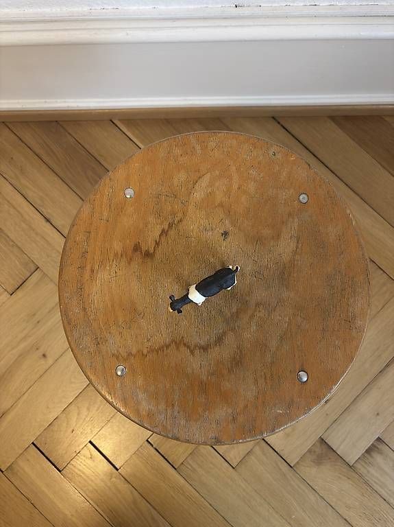 Sgabelli: Werkstatthocker Hocker Vintage – Usato da Basel venduto da jln_arch_1010 1