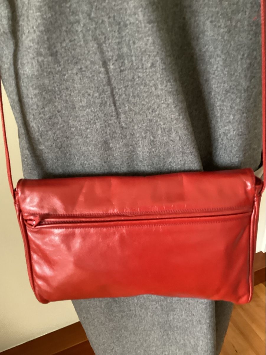 Borse da donna: Enny, Umhängetasche – Usato da Salenstein venduto da Esprit57 2