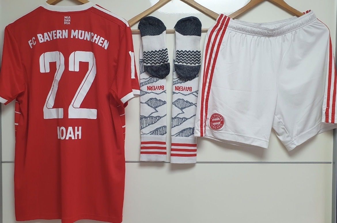 Bayern München Canottiere & Pantaloni: Komplettes Bayern München 2022/23 Player Version grosse L – Nuovo (secondo la descrizione) da Maienfeld venduto da tobeyl2020