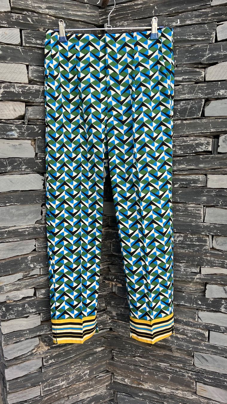 Zara Pantaloni: Zara Hosen – Nuovo (secondo la descrizione) da Tagelswangen venduto da fireiceprincess