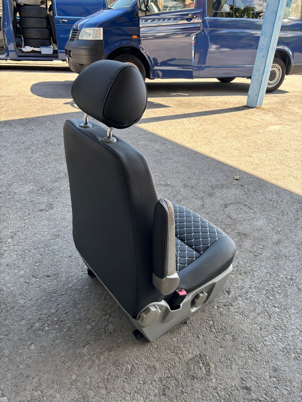 VW Tutti pezzi di ricambio auto: VW T5 Fahrersitz – Usato da Gams venduto da mir_n5kk 5