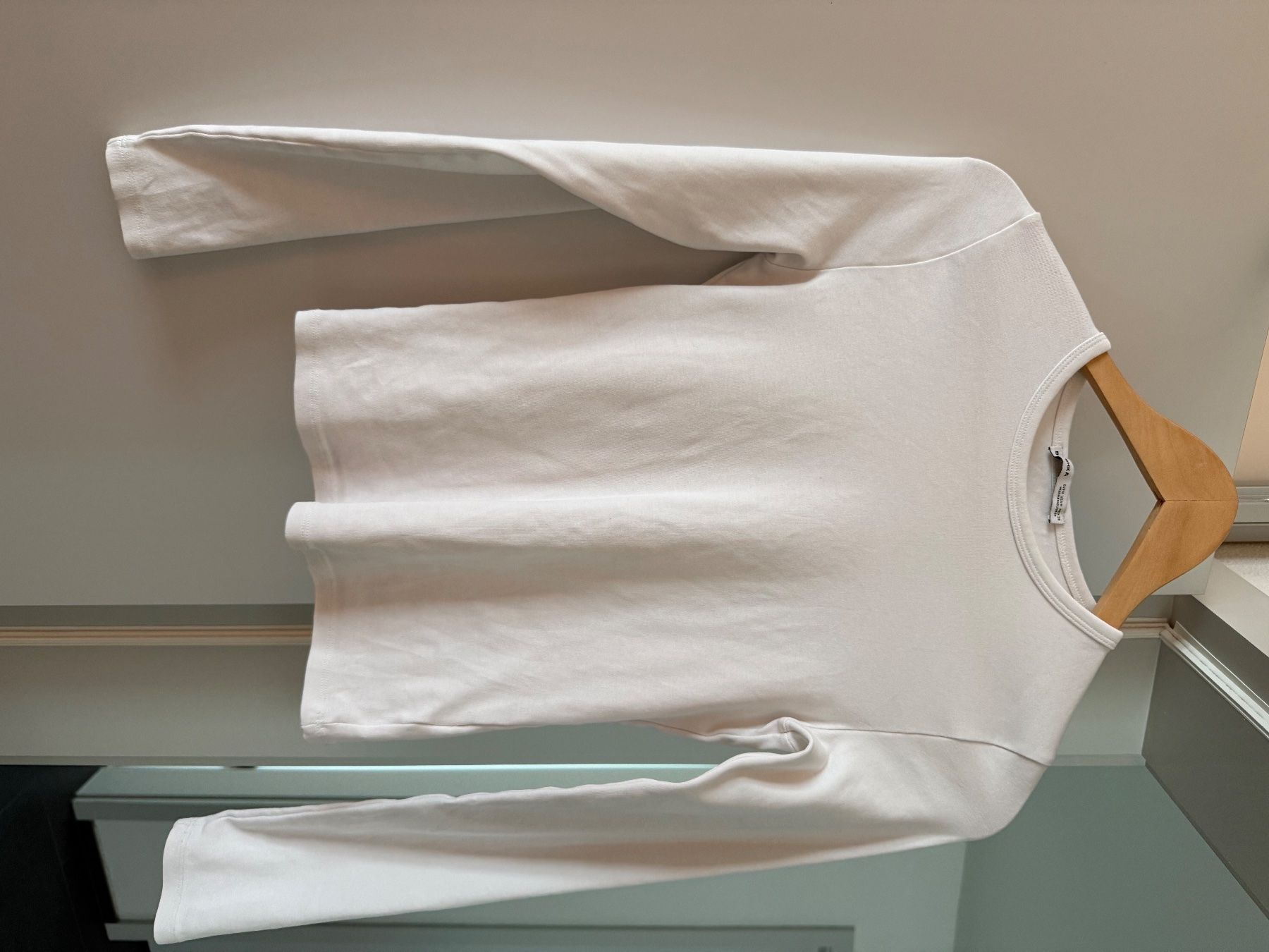 Bershka Top: Bershka Weisses Langarmshirt Basic Gr. M – Usato da Hornussen venduto da con_86dw